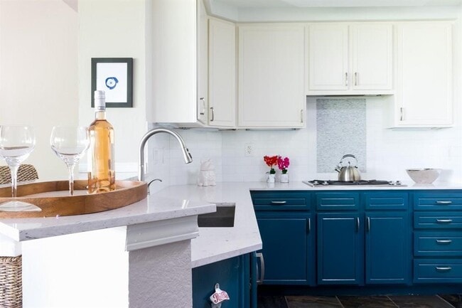 Building Photo - 1000 Liberty Park Dr