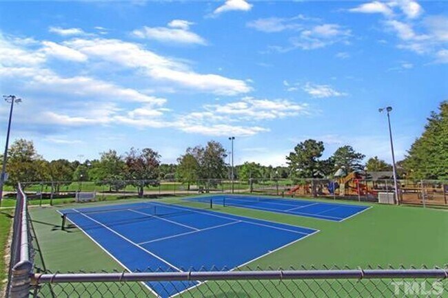 Building Photo - Move-In Special: Save $500 on Your First Month’s Rent!  2 Bedroom Townhome in Smithfield!