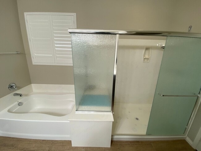 Building Photo - Wonderful 3 bed/3 bath home located in N. Las Vegas