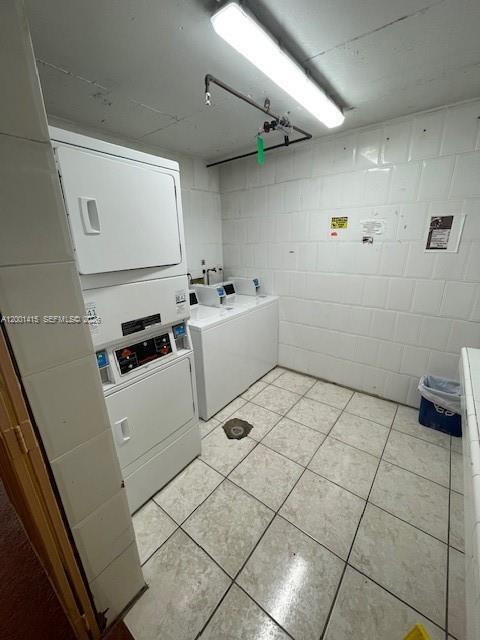 Building Photo - 606 W 81st St