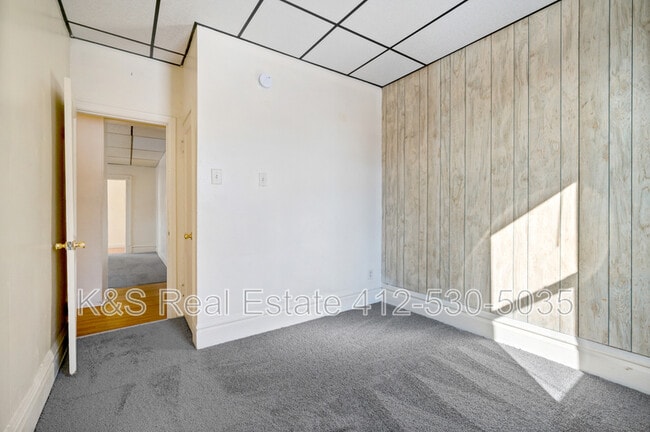 Building Photo - 445-445 Library St