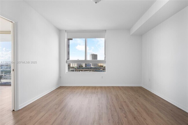 Building Photo - 90 SW 3rd St