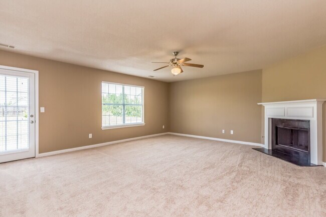 Building Photo - 119 Baywood Way