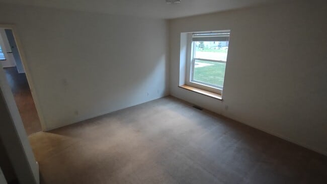 Building Photo - 720 Angela Dr
