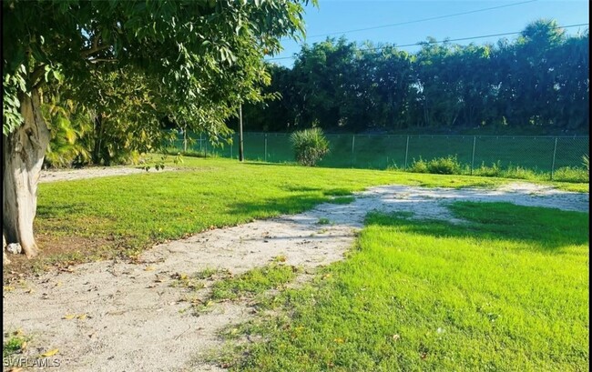 Building Photo - 151 7th St