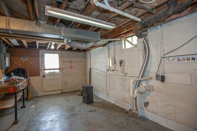 Building Photo - 2 Bed, 1 Bath Rancher in Martinsburg, WV