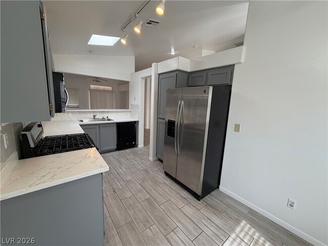 Building Photo - 5905 Silver Heights St