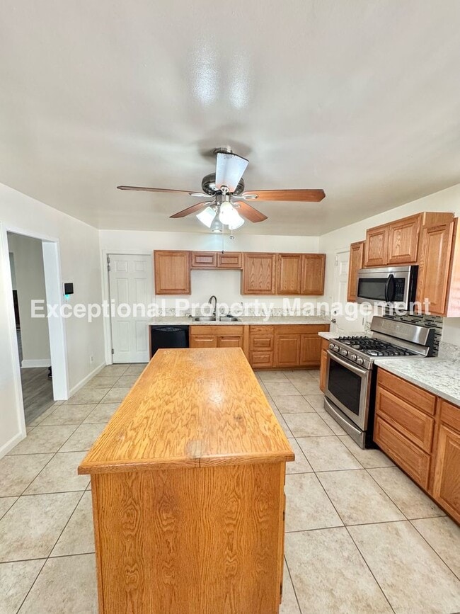 Building Photo - Great 3 bed 2 bath home