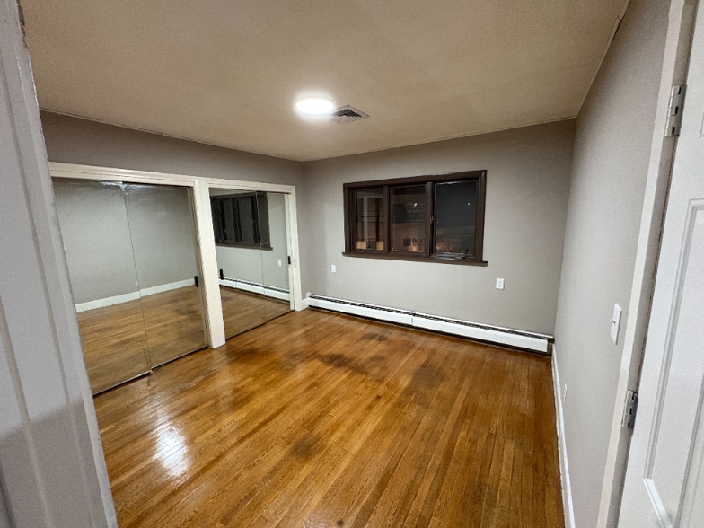 Building Photo - 75 Whiting St