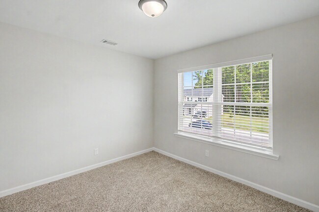 Building Photo - 319 Herty Ln