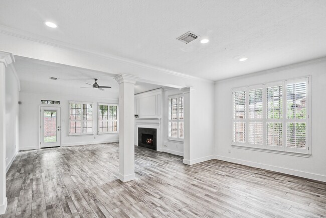 Building Photo - 14507 Sycamore Lake Rd