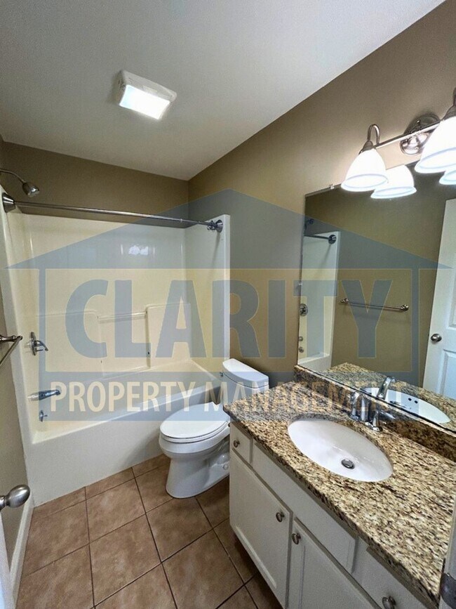 Building Photo - Two bedroom townhome in Downtown Cleveland!