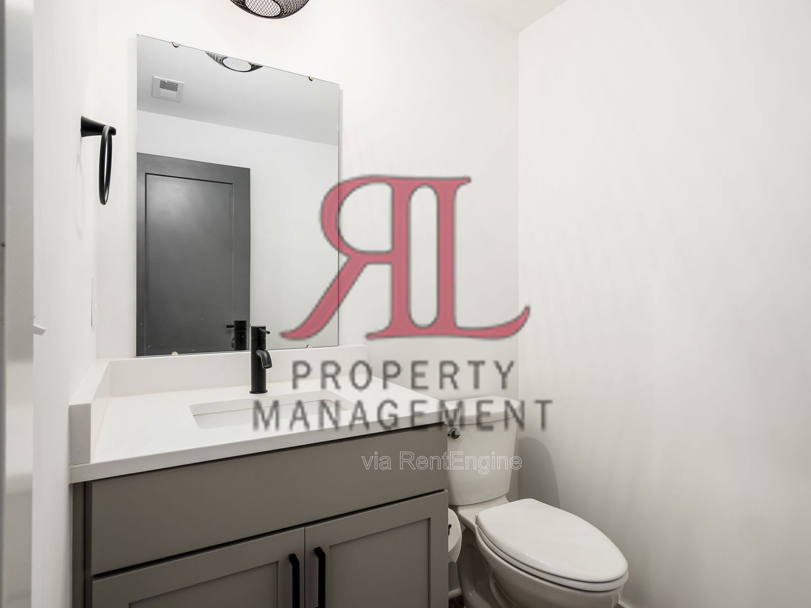 Building Photo - 1096 Oak St