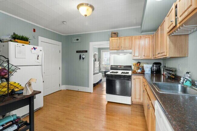 Building Photo - Beautiful 1 bedroom apartment in the heart...