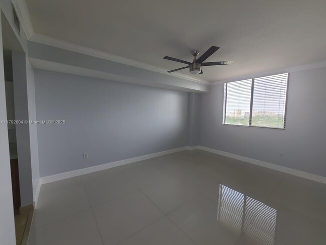 Building Photo - 3530 SW 22nd St