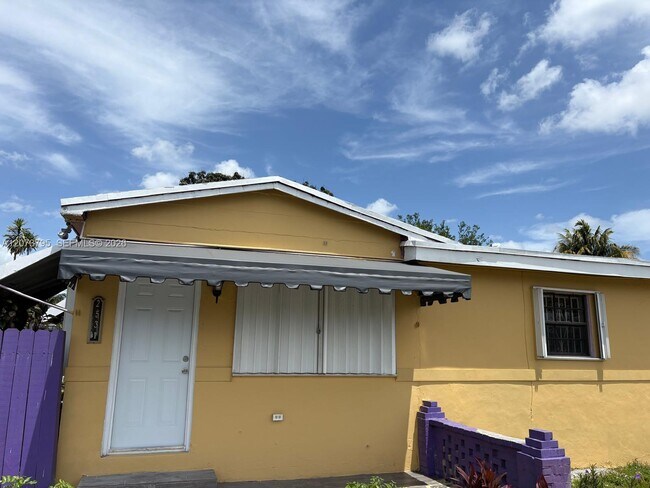 Building Photo - 2531 NW 88th St
