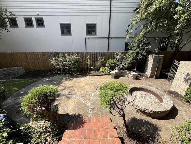Building Photo - 958 Harbor View Dr