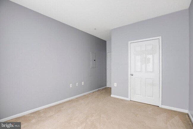 Building Photo - 11371 Aristotle Dr