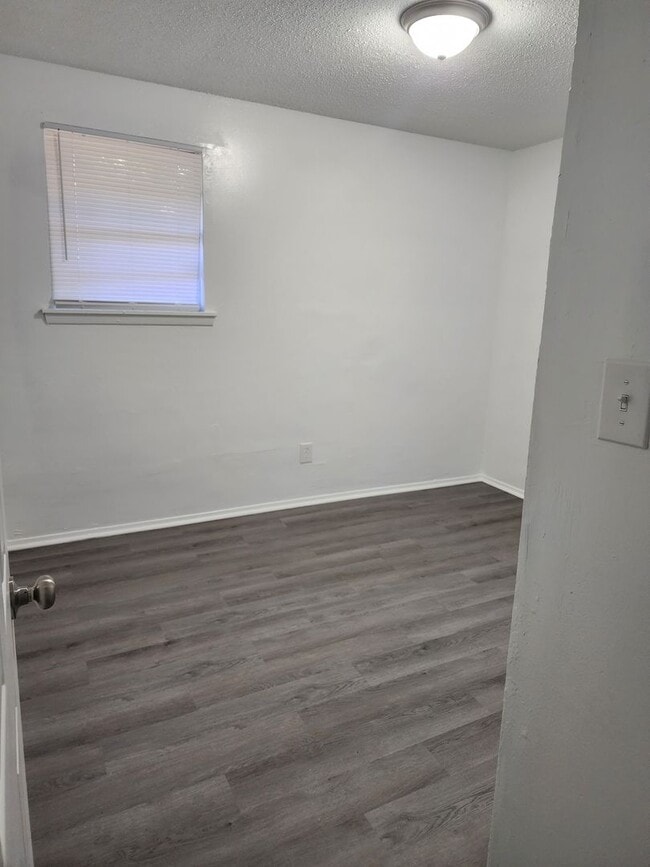 Building Photo - Coming soon! Section 8 accepted! 4 Bedroom...