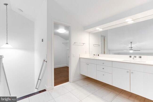 Building Photo - 6021 Riddle Walk