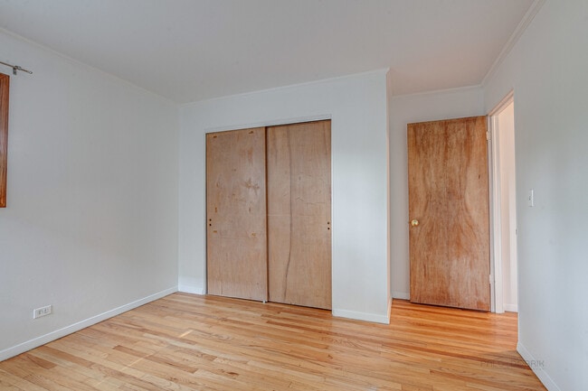 Building Photo - 370 Madison Ave