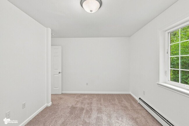 Building Photo - 8643 Lynnette Dr