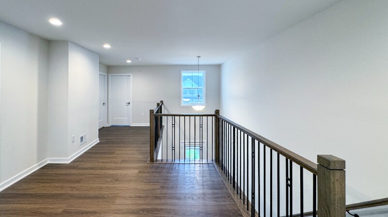 Building Photo - 240 Lilac St