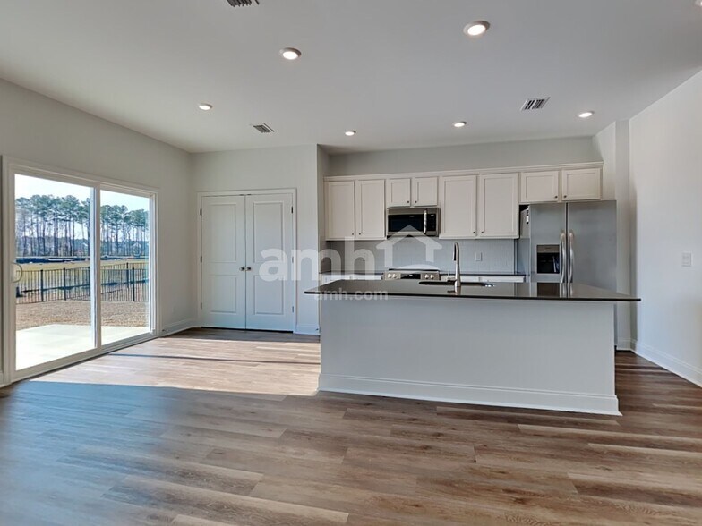 Building Photo - 551 Plumeria Ln