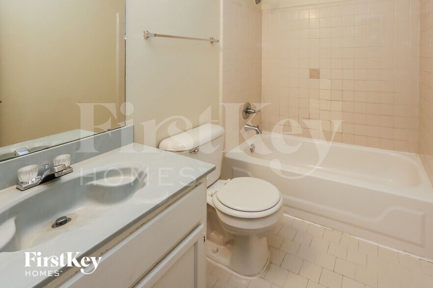 Building Photo - 3697 Beckman Dr