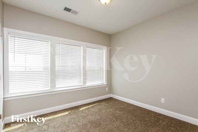 Building Photo - 206 Paradise Hills Cir