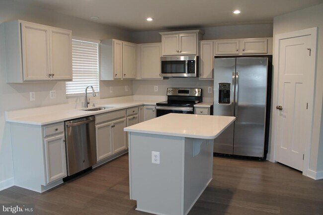Building Photo - 8946 Penrith Dr