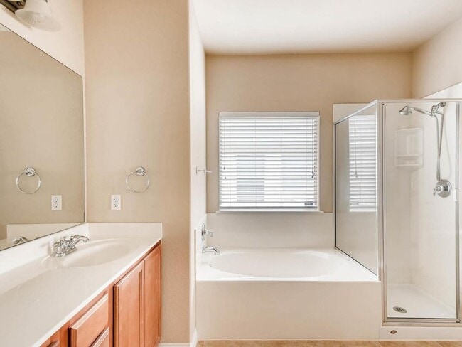 Building Photo - 857 Dark Horse Ln