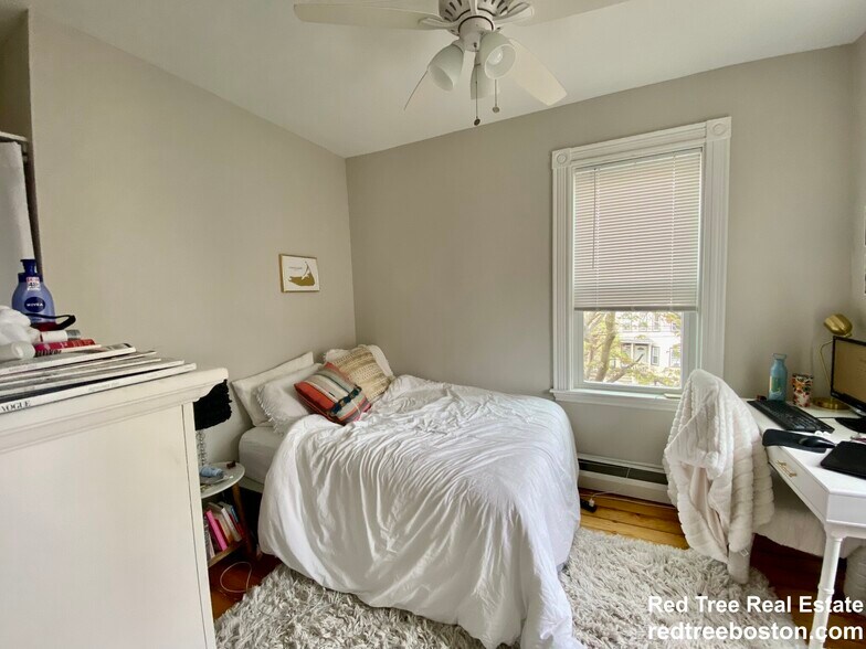 Building Photo - 31 Hurd Rd