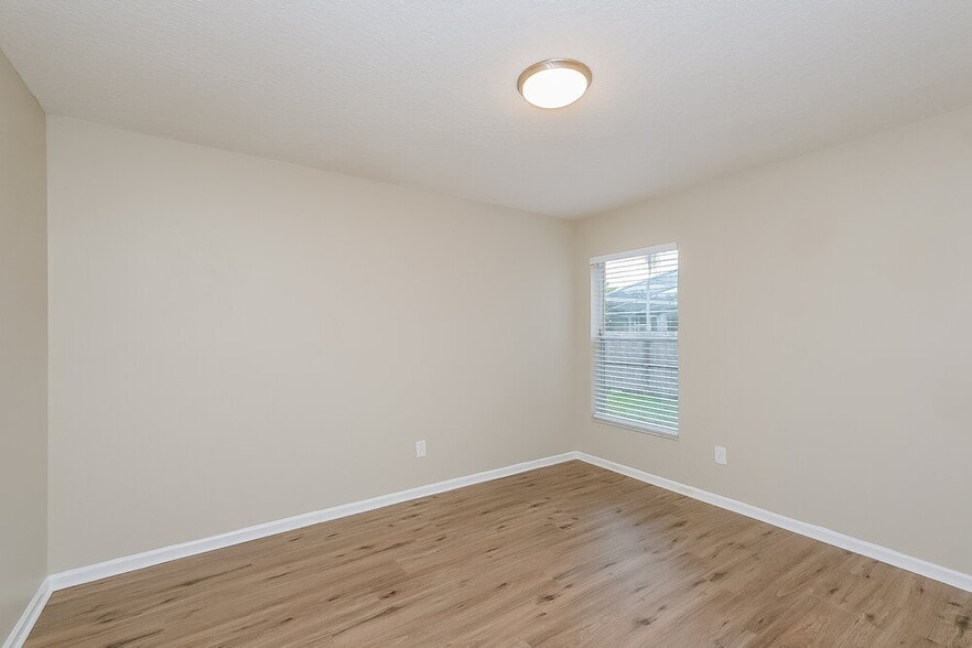 Building Photo - 4551 Oak River Cir