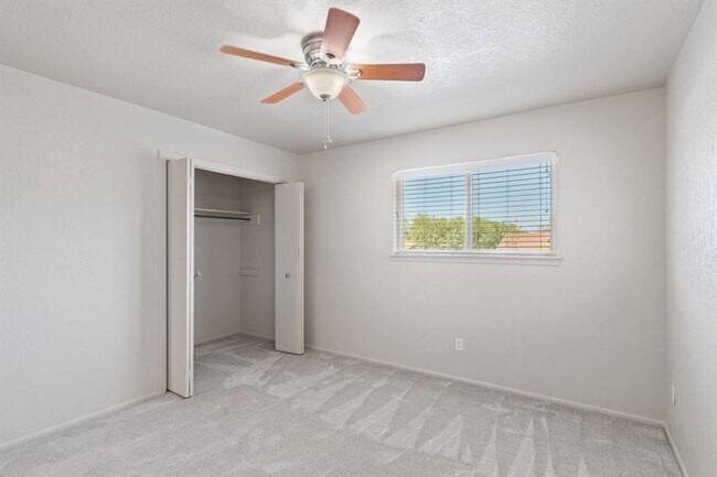 Building Photo - 115 Rhonda Dr