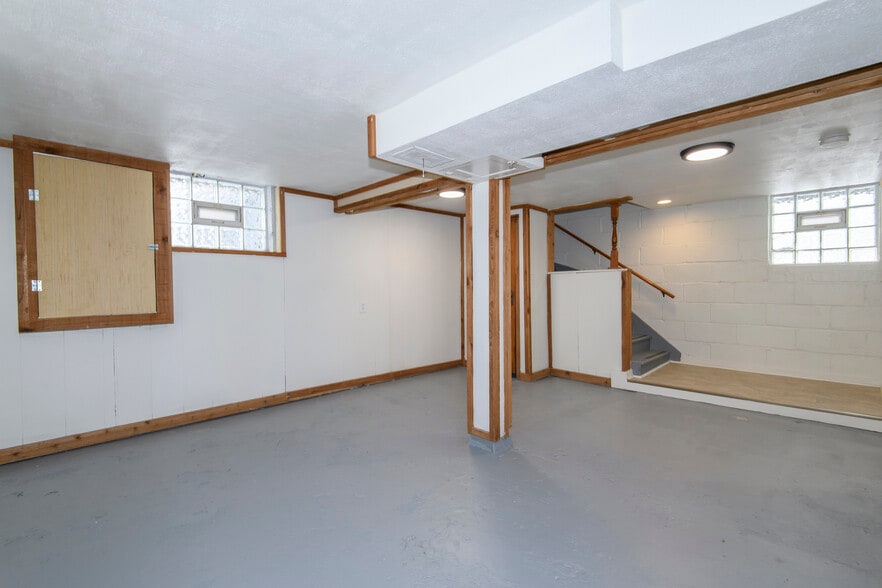 Building Photo - 3472 S 15th Pl