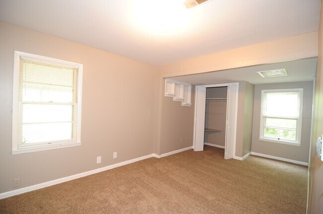 Building Photo - 4110 Broyles Ave SW