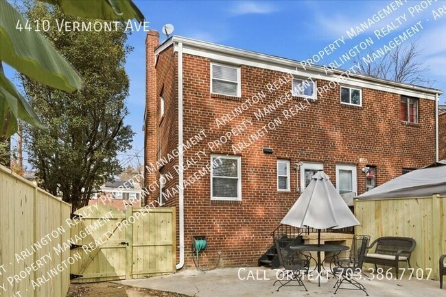 Building Photo - 4410 Vermont Ave