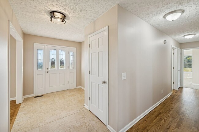 Building Photo - 353 Branham Mill Rd