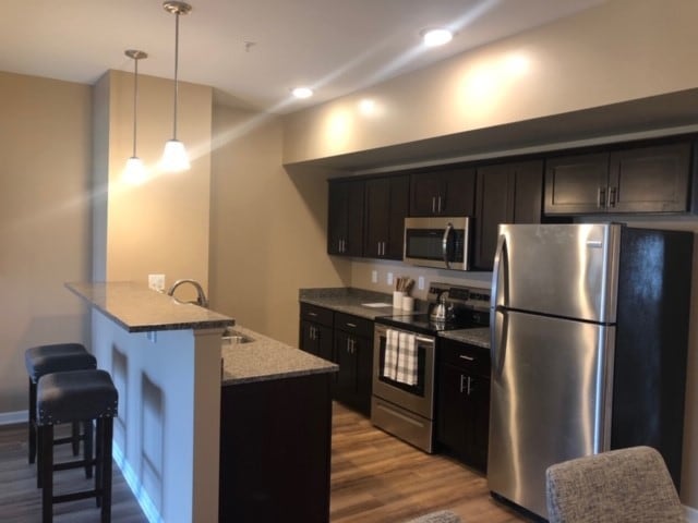 Building Photo - Woodside Villas