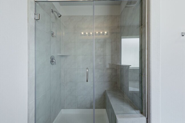 Building Photo - 988 Rice Dr