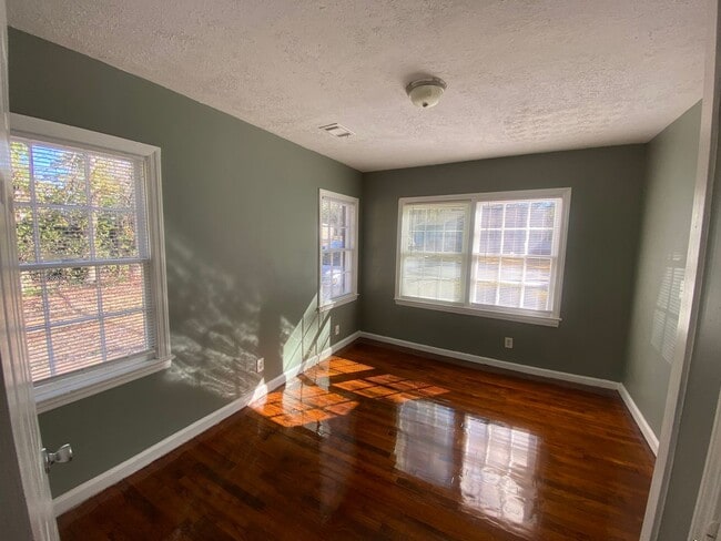 Building Photo - **AVAILABLE NOW**East Columbus, GA 4 Bedroom / 1 Bathroom Home for Rent