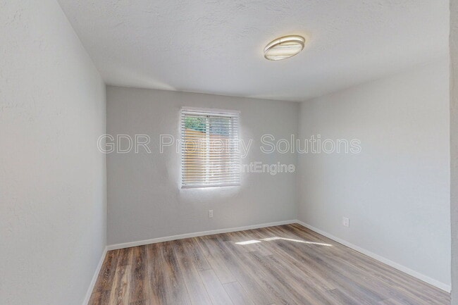 Building Photo - 1717 Griegos Rd NW