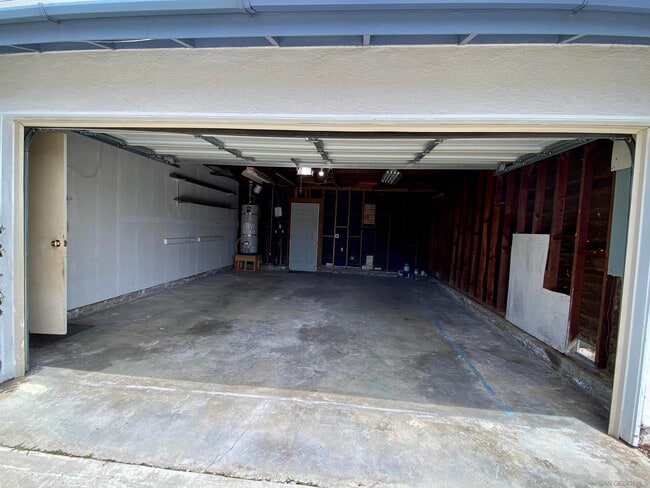 Building Photo - 1741 Lahoud Dr