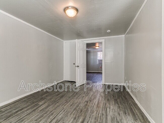 Building Photo - 1233 N Grand Blvd