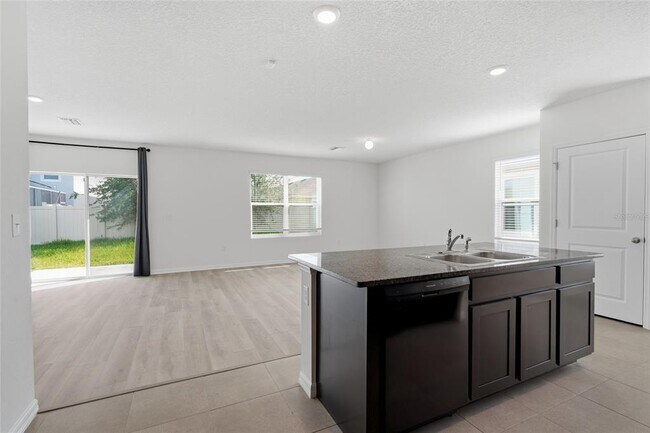 Building Photo - 32745 Pez Landing Ln
