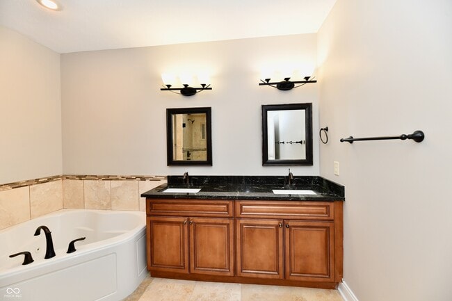 Building Photo - 8555 One W Dr