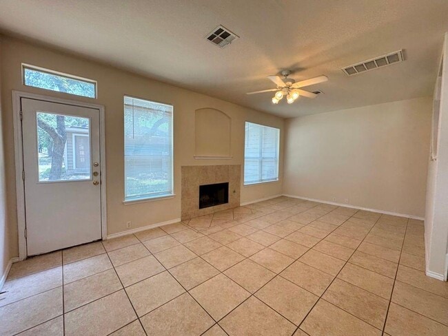 Building Photo - 251 Utterback