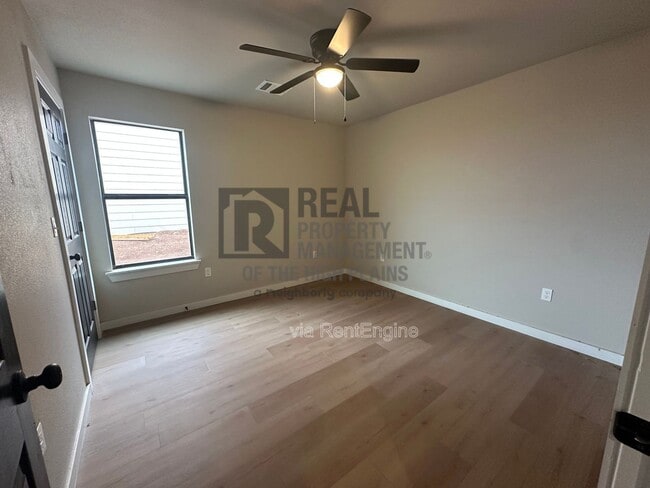 Building Photo - 4780 Clive -