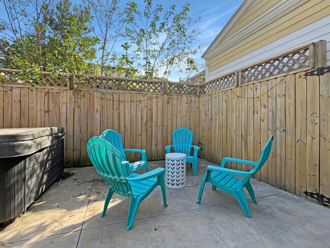 Building Photo - 515 E Huntingdon St